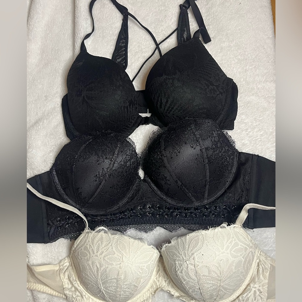 Bundle of Victoria Secret / PINK Bras Size:32DD